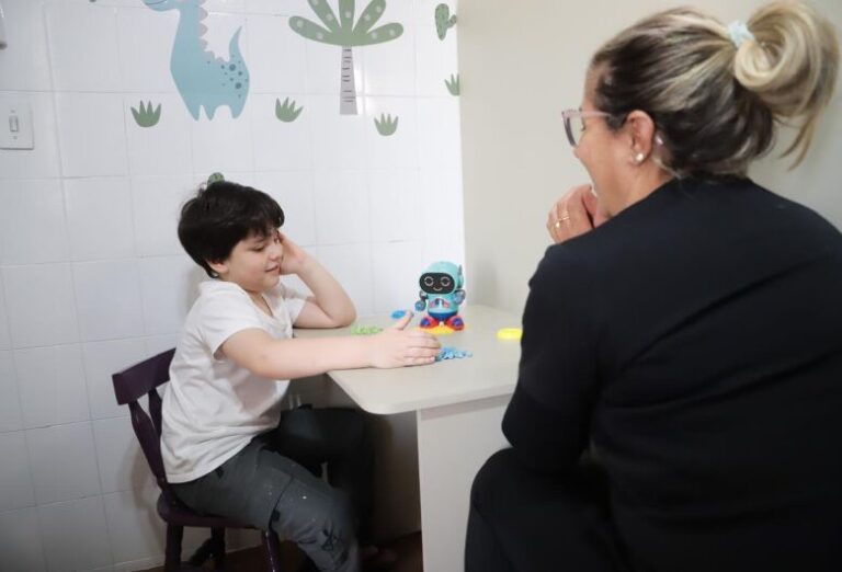 Do diagnóstico ao acolhimento: o papel da psicomotricidade no autismo